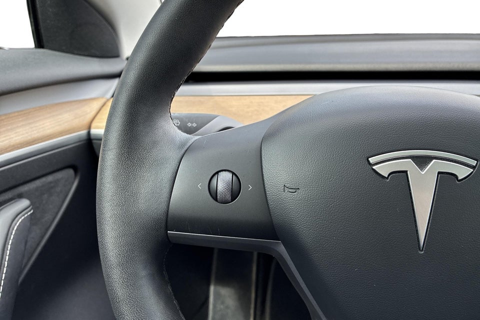 Tesla Model 3 Standard Range+ RWD 4d