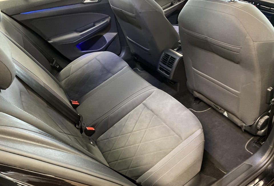 VW Golf VIII 1,5 eTSi 150 Style DSG 5d