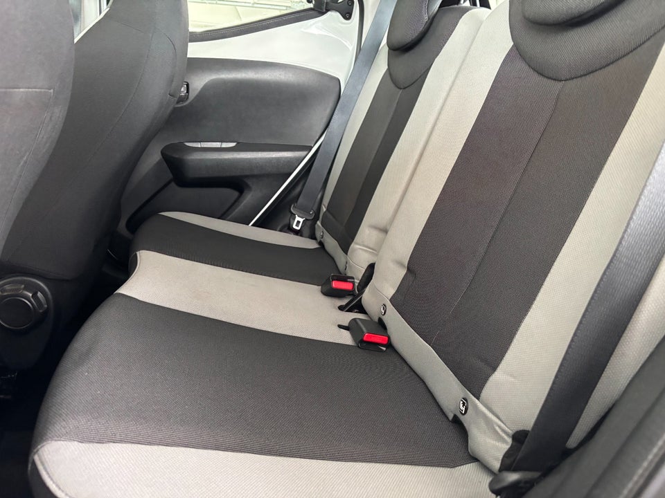 Toyota Aygo 1,0 VVT-i x-play 5d