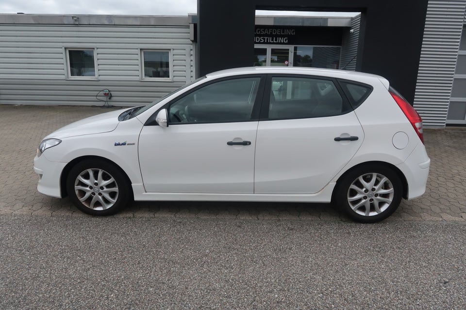 Hyundai i30 1,6 CRDi 90 Blue Drive 5d