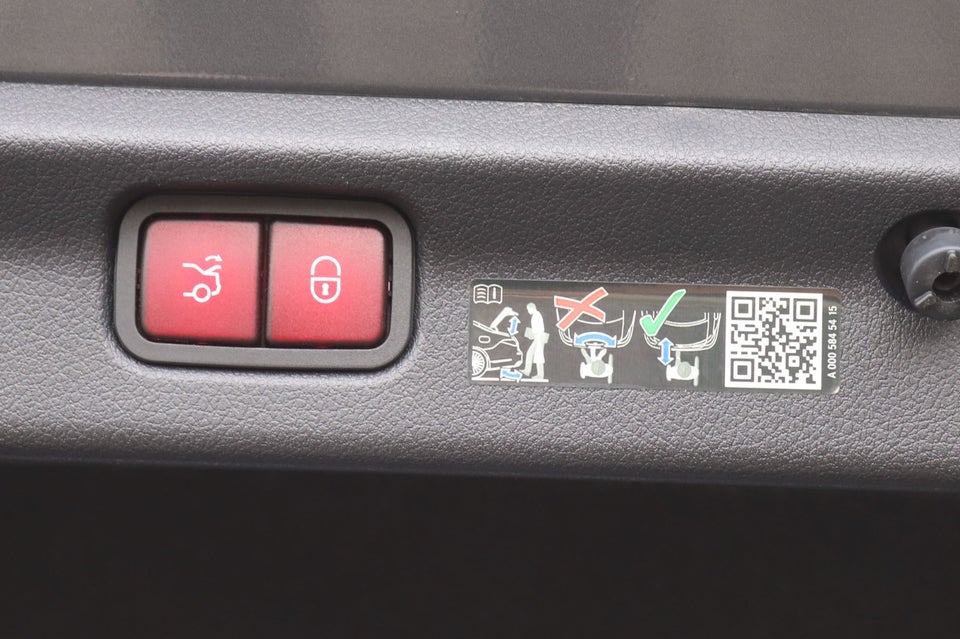 Mercedes EQE300 AMG Line 4d