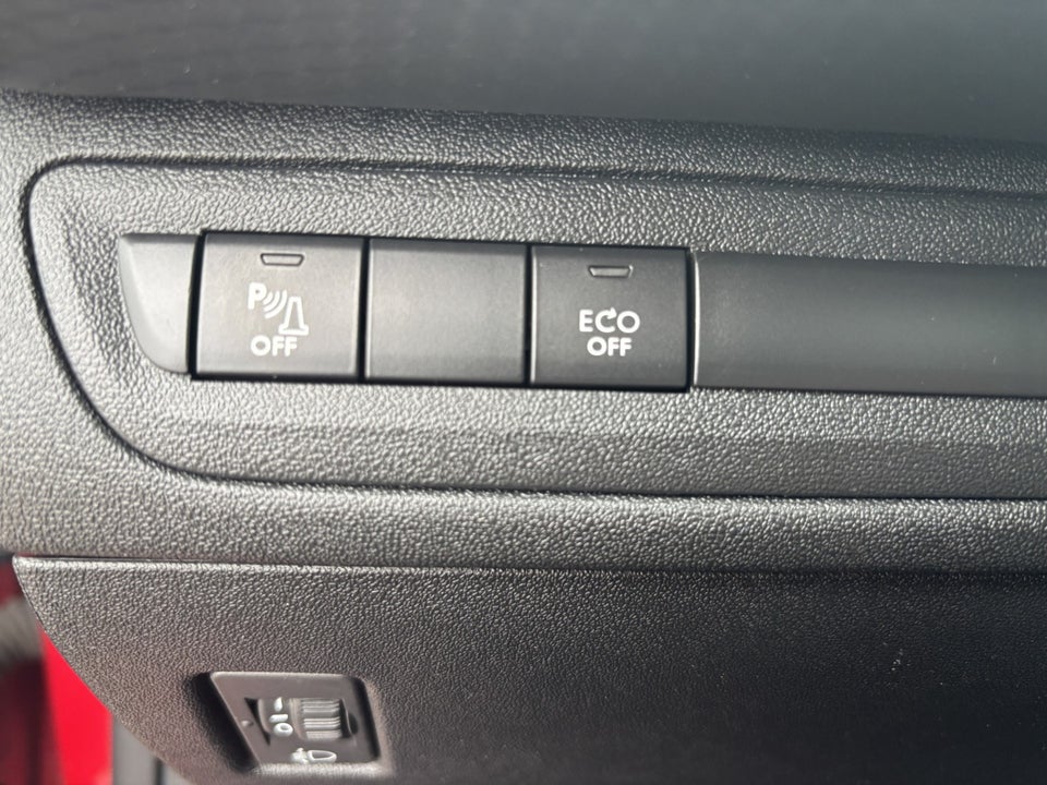 Peugeot 2008 1,5 BlueHDi 100 Allure Sky 5d