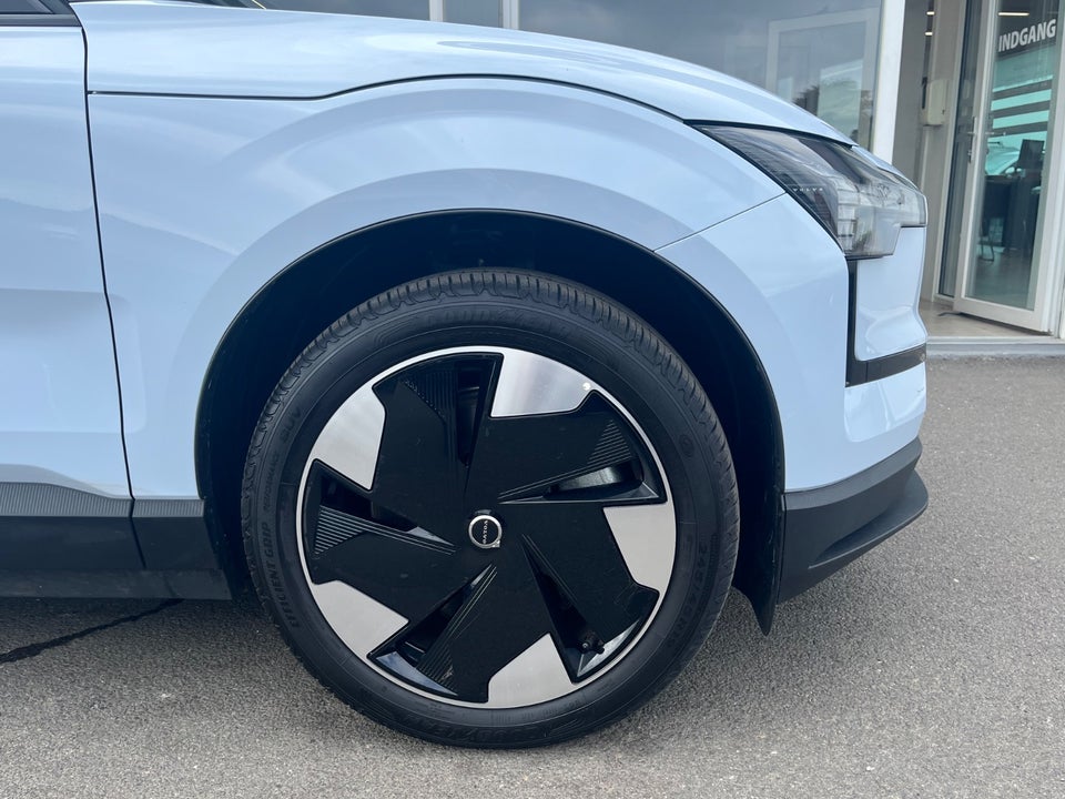 Volvo EX30 Twin Performance Plus 5d