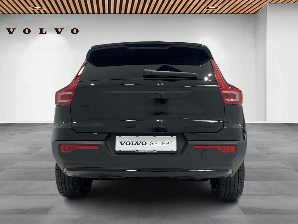 Volvo EX40 Extended Range Black Edition 5d