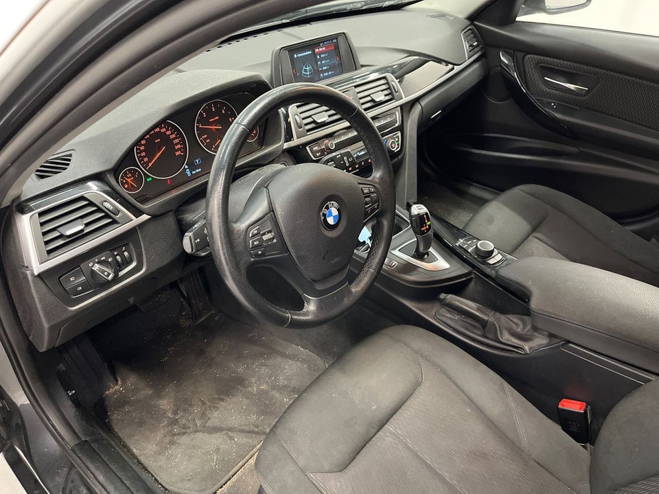 BMW 320d 2,0 Touring aut. 5d