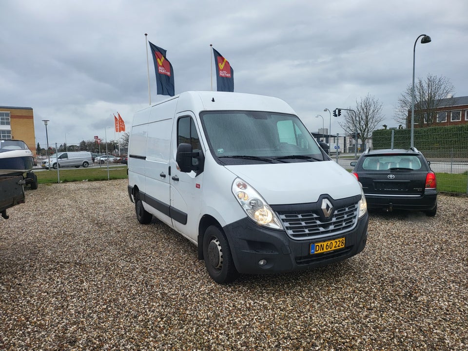 Renault Master III T33 2,3 dCi 145 L2H2 Kassevogn