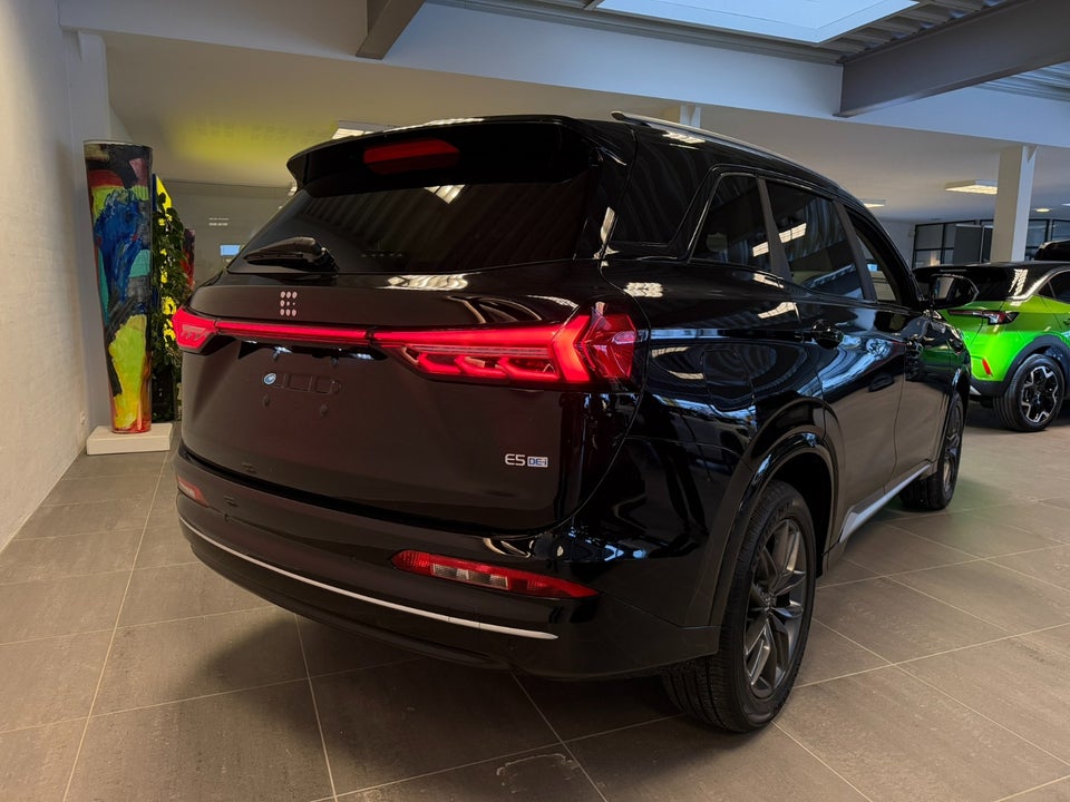 Navor E5 1,5 PHEV Rock 5d