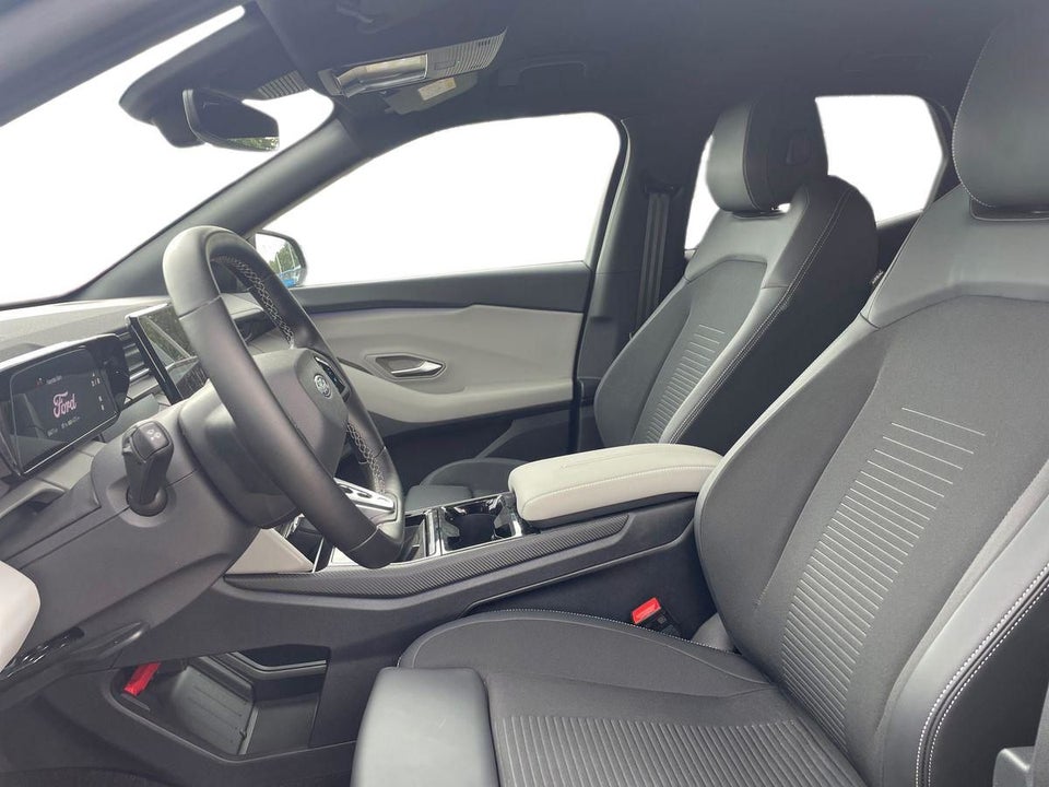 Ford Capri 84 Premium Extended Range AWD 5d