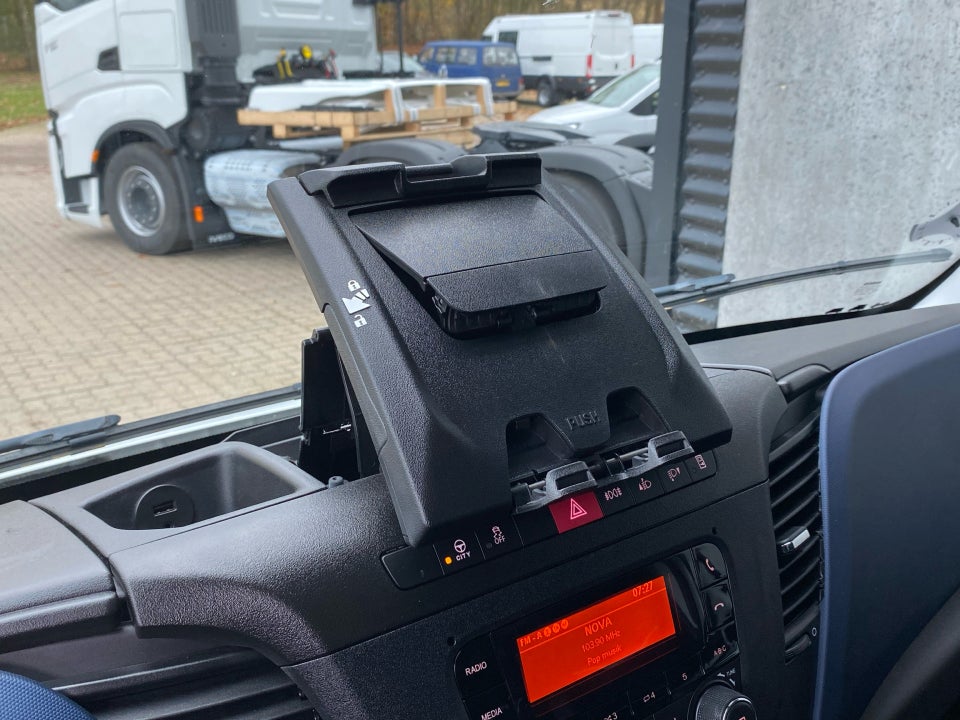 Iveco Daily 3,0 35C18 16m³ Van AG8