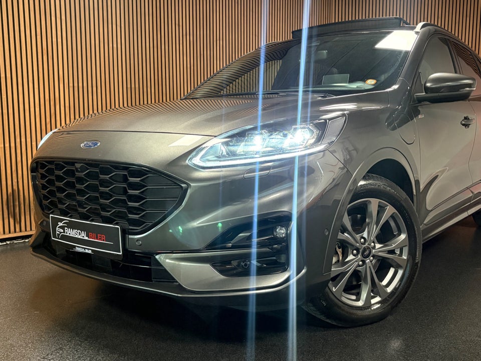 Ford Kuga 2,5 PHEV ST-Line X CVT 5d