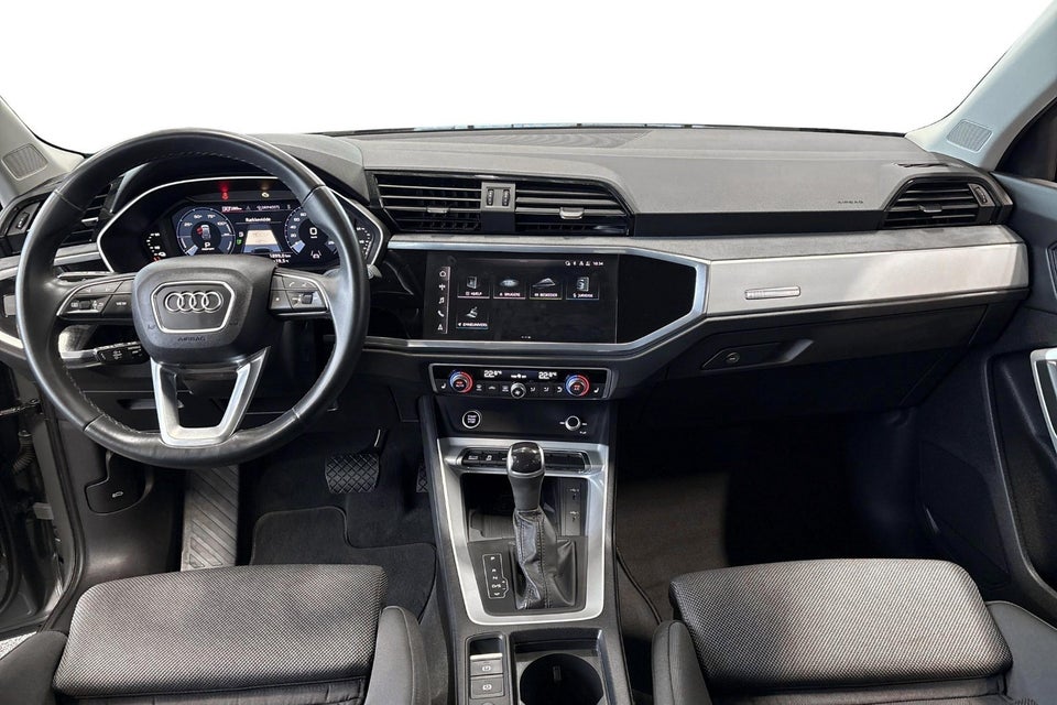 Audi Q3 45 TFSi e Attitude plus S-tr. 5d