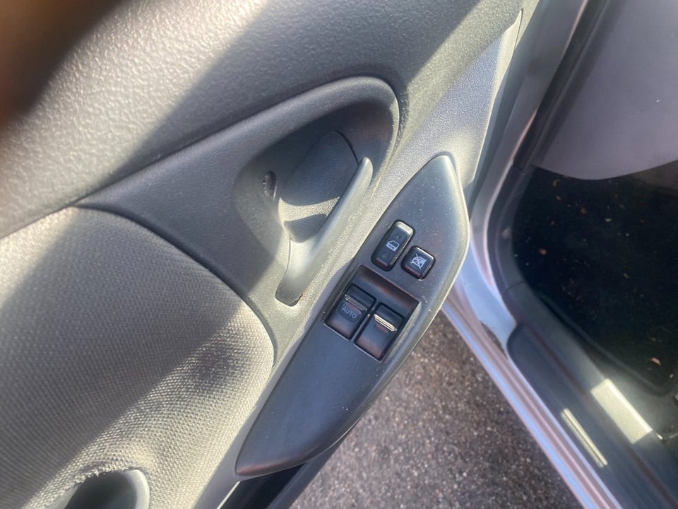 Toyota Yaris 1,0 Luna 3d
