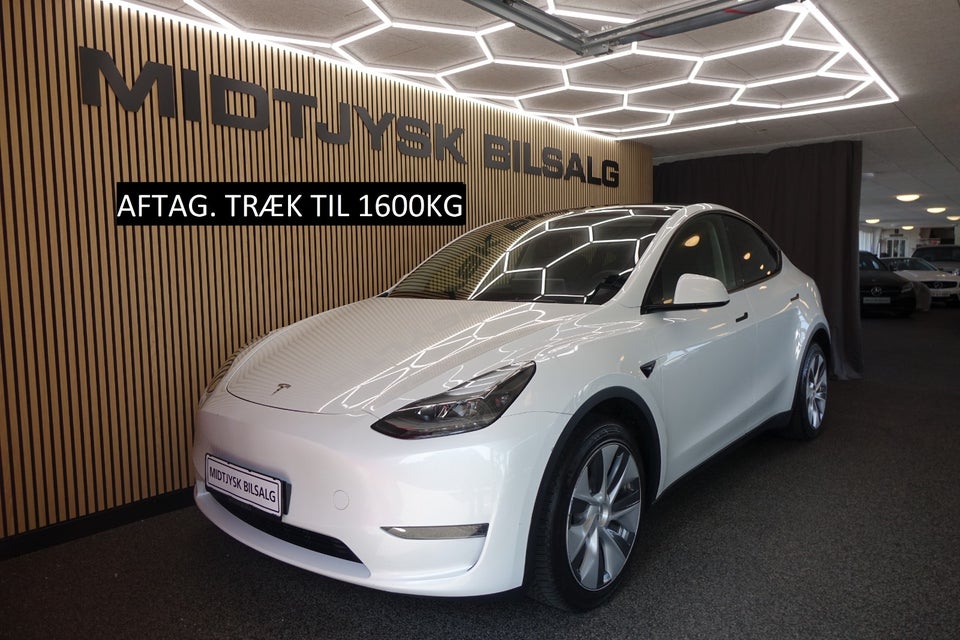 Tesla Model Y Long Range AWD 5d