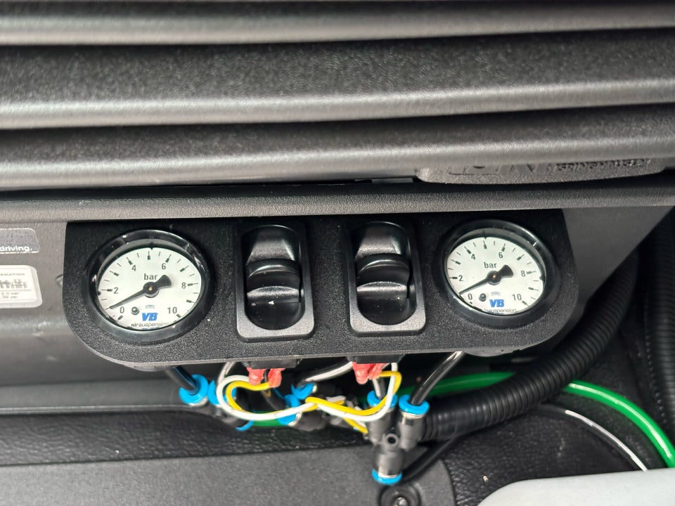 Iveco Daily 3,0 35S18 4100mm Box m/lift AG8