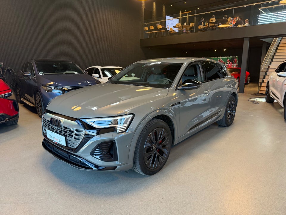 Audi Q8 e-tron 55 S-line quattro 5d