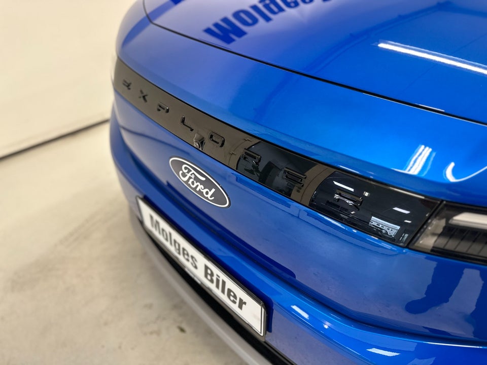 Ford Explorer 82 Premium Extended Range 5d