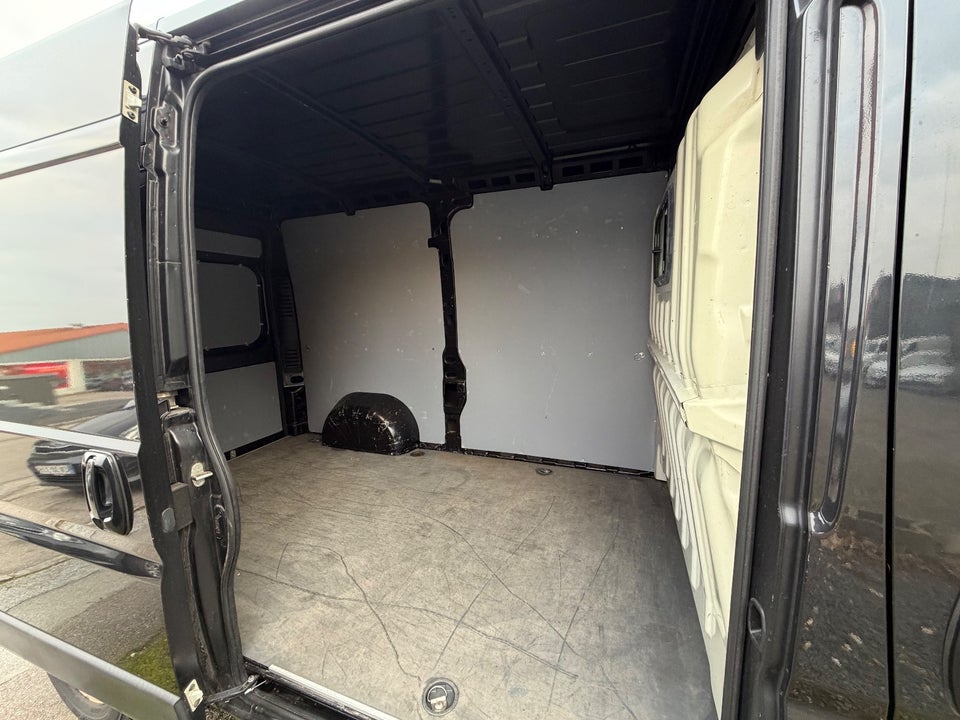 Peugeot Boxer 335 2,0 BlueHDi 163 L2H2 Ultimate