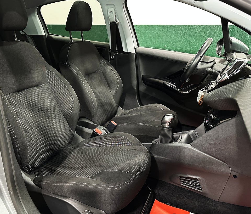 Peugeot 208 1,5 BlueHDi 100 Prestige 5d