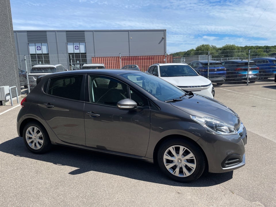 Peugeot 208 1,2 VTi 82 Envy 5d