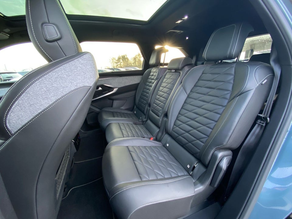 Peugeot e-5008 77 GT Pack 7prs 5d