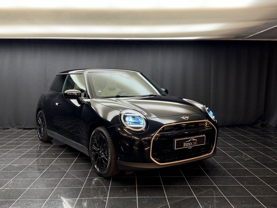 MINI Cooper SE Favoured Trim M 3d