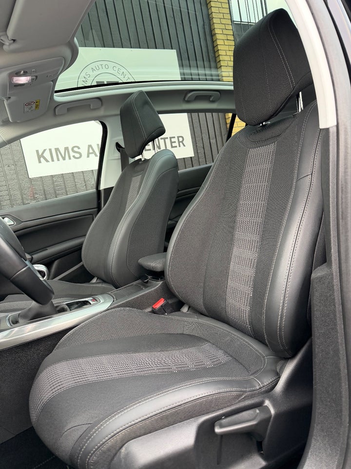 Peugeot 308 1,5 BlueHDi 130 Prestige Sky 5d