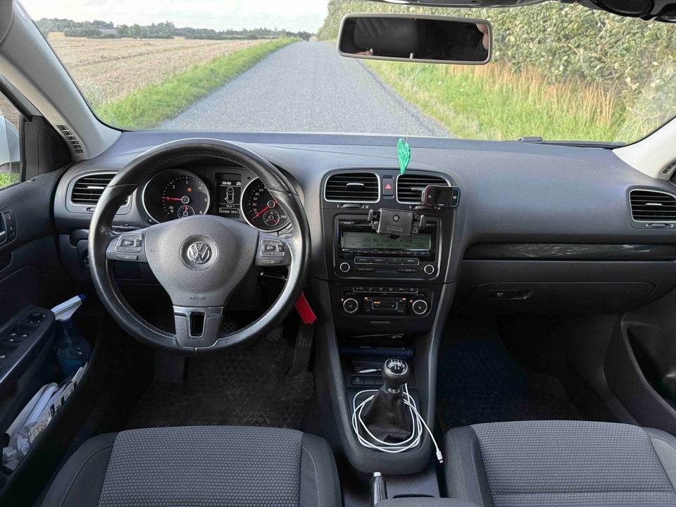 VW Golf VI 1,6 TDi 105 Highline Variant BMT 5d