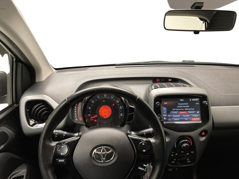 Toyota Aygo 1,0 VVT-i x-plore 5d