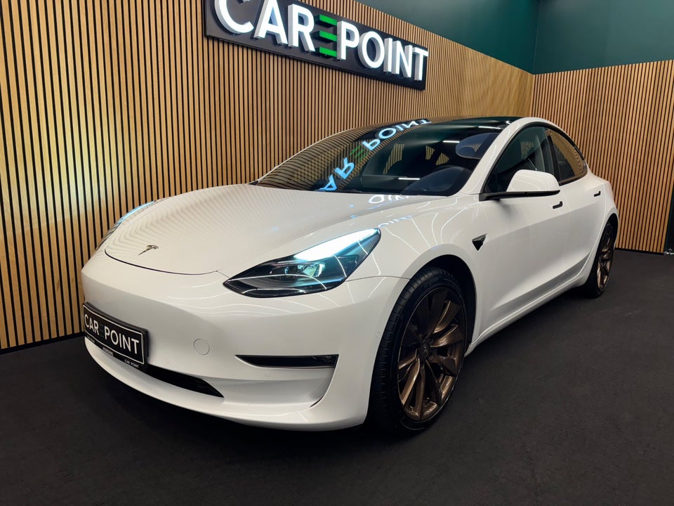 Tesla Model 3 Long Range AWD 4d