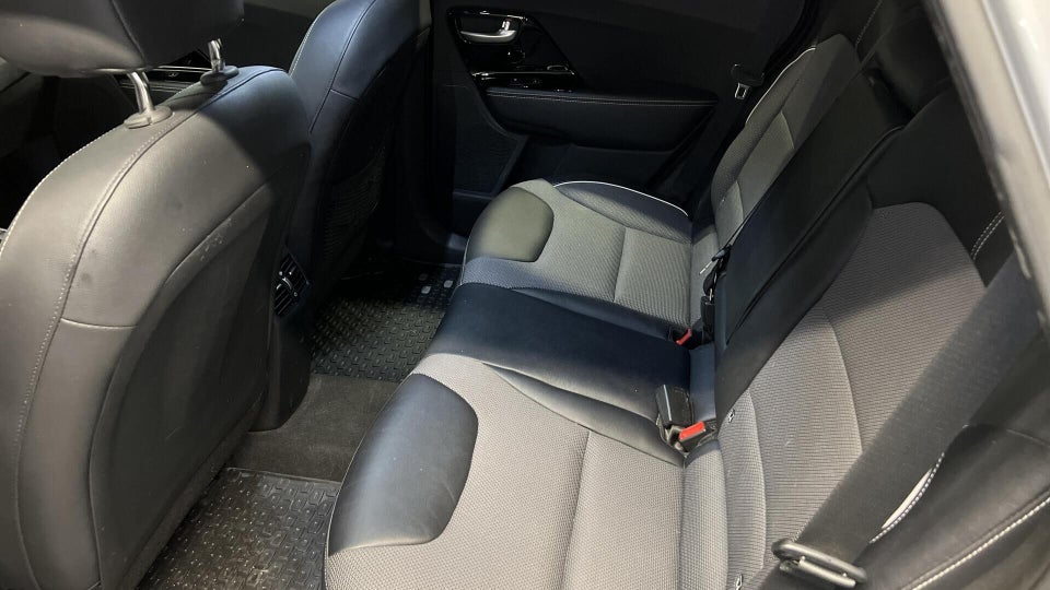 Kia e-Niro 64 Advance 5d