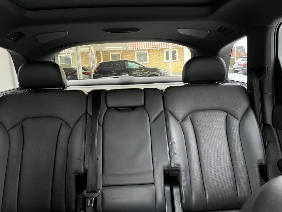 Audi Q7 3,0 TDi 272 S-line quattro Tiptr. 5d