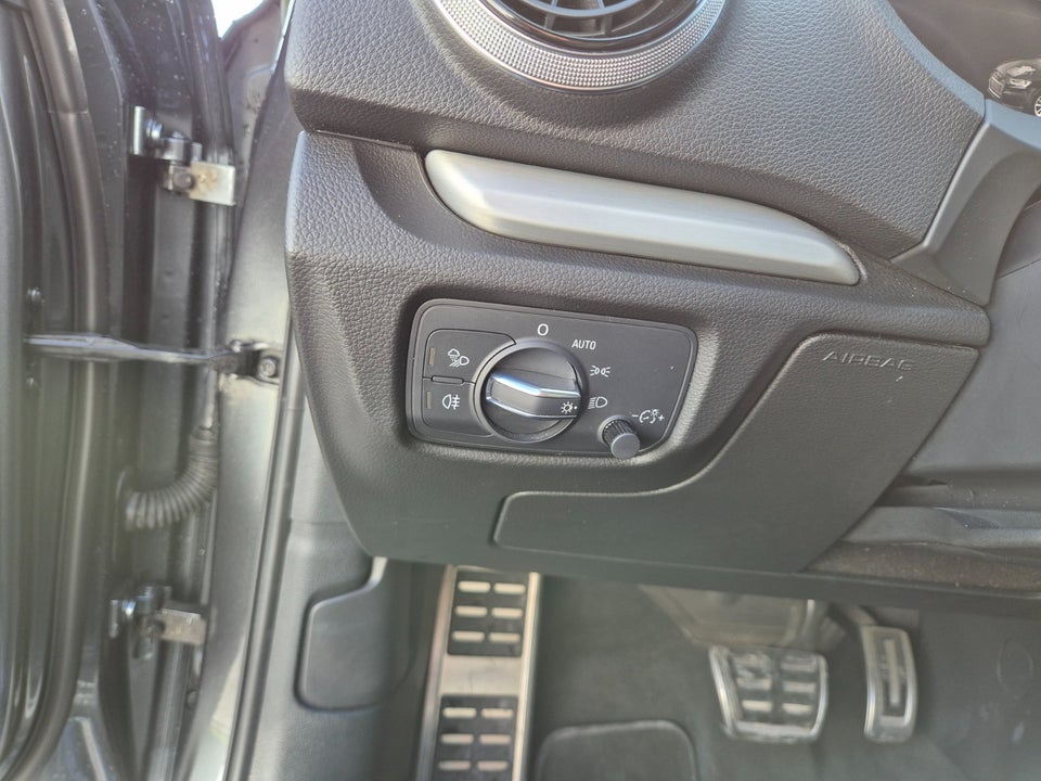 Audi A3 1,4 e-tron Sport Sportback S-tr. 5d