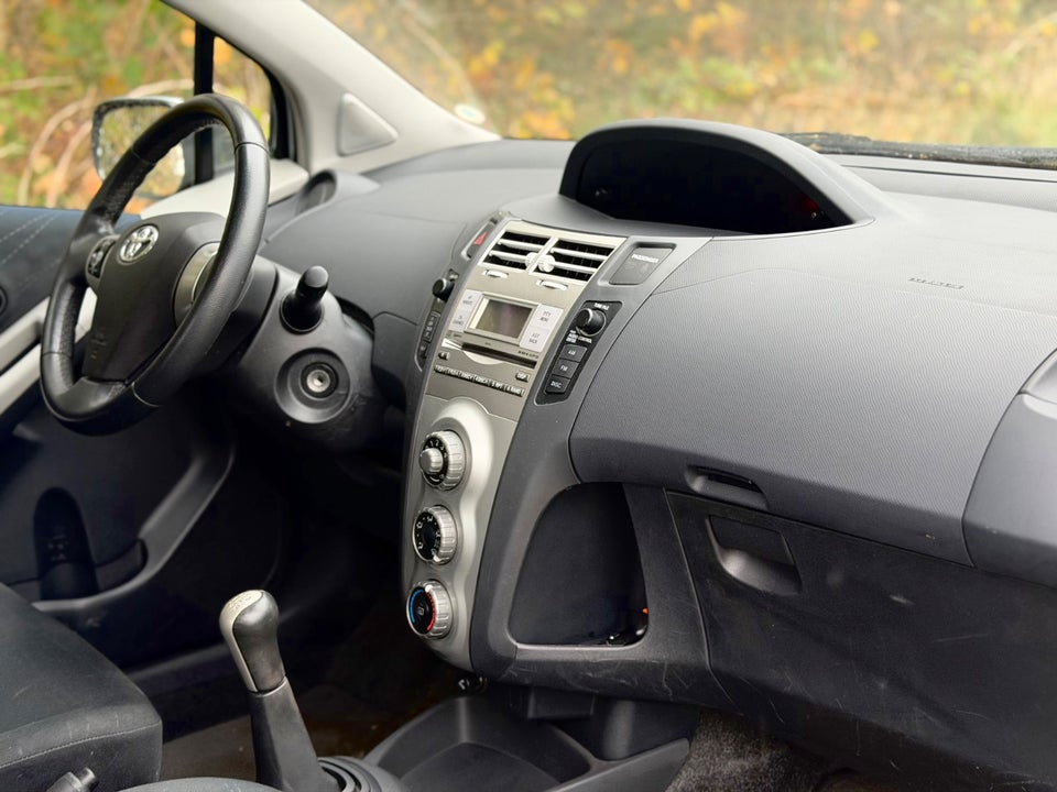 Toyota Yaris 1,3 Luna 5d