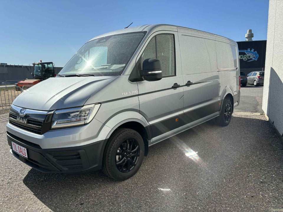 MAN TGE 2,0 3.200 Kassevogn L3H3 aut. FWD