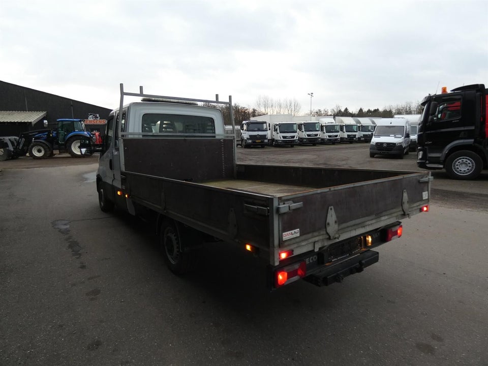 Iveco Daily 2,3 35S14 Mandskabsvogn m/lad 4d