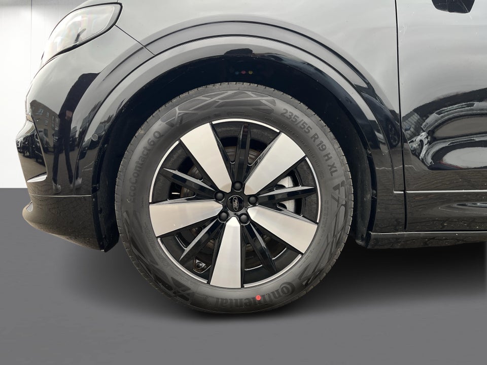 Ford Capri 82 Select Extended Range 5d