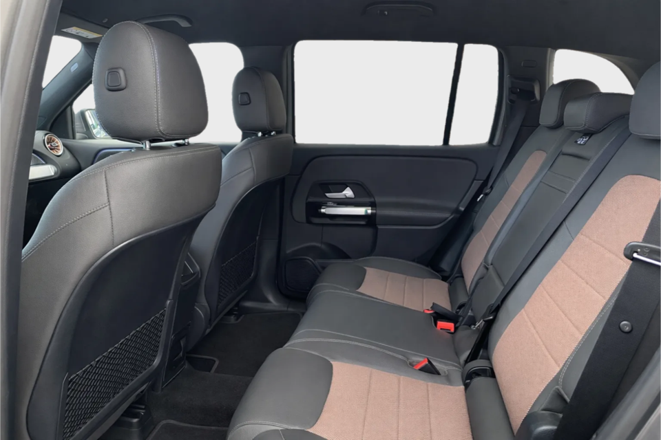 Mercedes EQB300 4Matic 7prs 5d