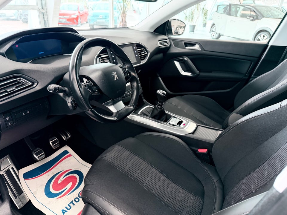 Peugeot 308 1,5 BlueHDi 130 Allure Grand 5d