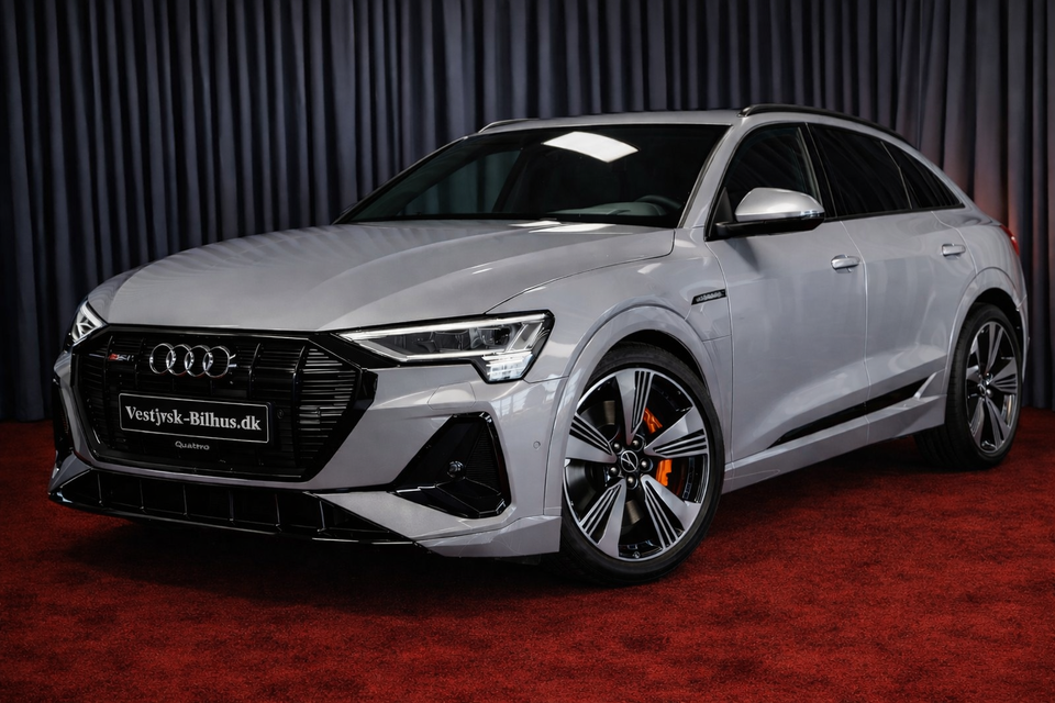 Audi e-tron 55 S-line Sportback quattro 5d