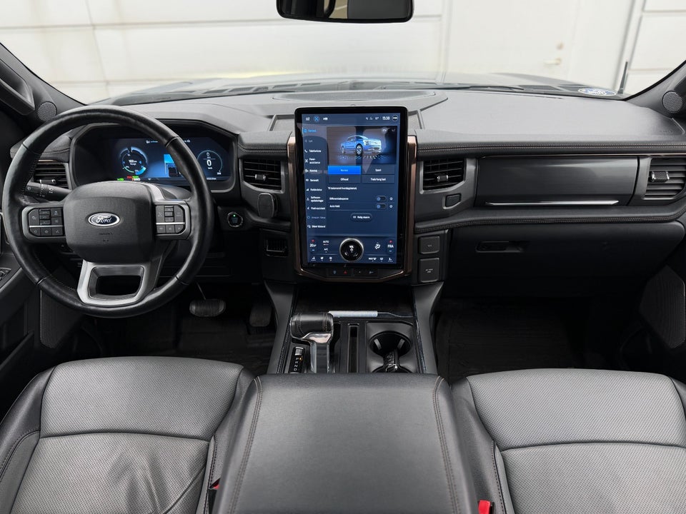 Ford F-150 Lightning Lariat Standard Range 4d