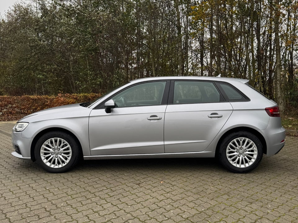 Audi A3 1,6 TDi 110 Sportback 5d