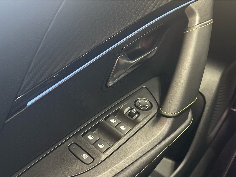 Peugeot e-2008 54 GT 5d