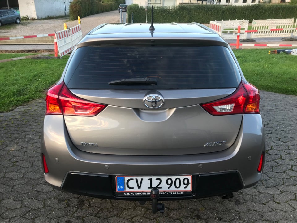 Toyota Auris 1,6 T2+ 5d