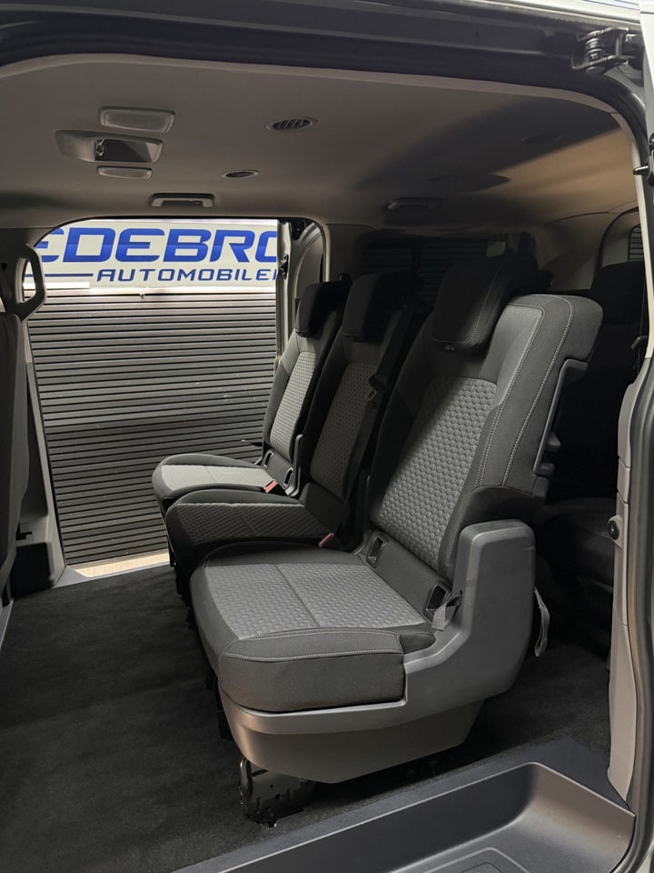 VW e-Caravelle 64 Life SWB