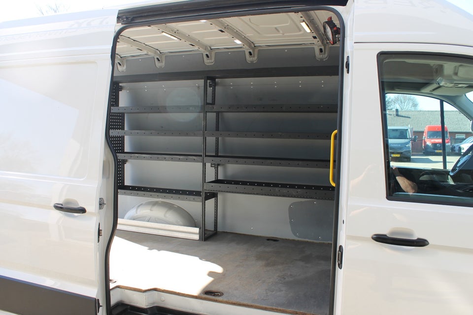 VW Crafter 35 2,0 TDi 177 Kassevogn L3H2
