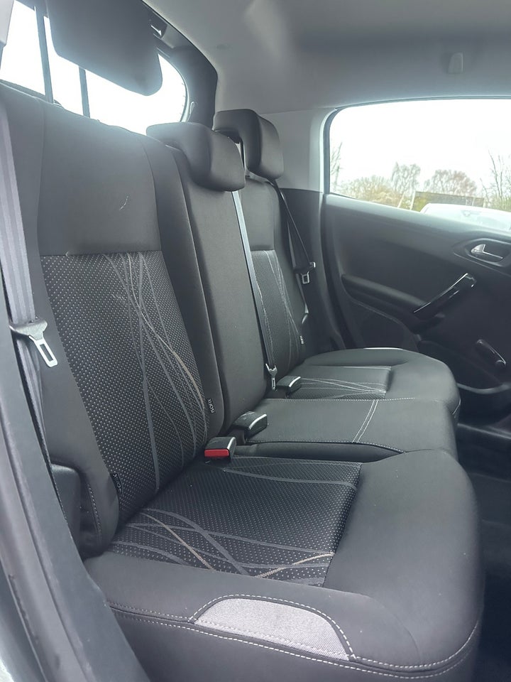 Peugeot 208 1,2 VTi 82 Active 5d