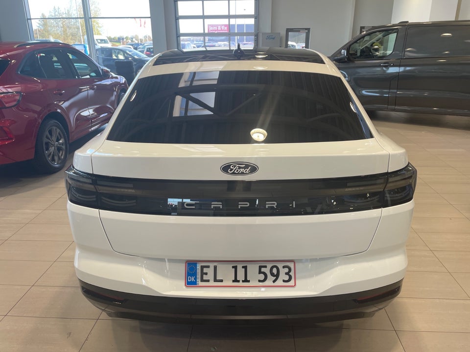 Ford Capri 82 Premium Extended Range 5d