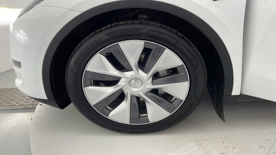 Tesla Model Y Long Range AWD 5d