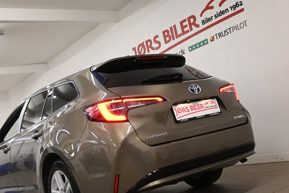 Toyota Corolla 1,8 Hybrid Active Smart Touring Sports MDS 5d