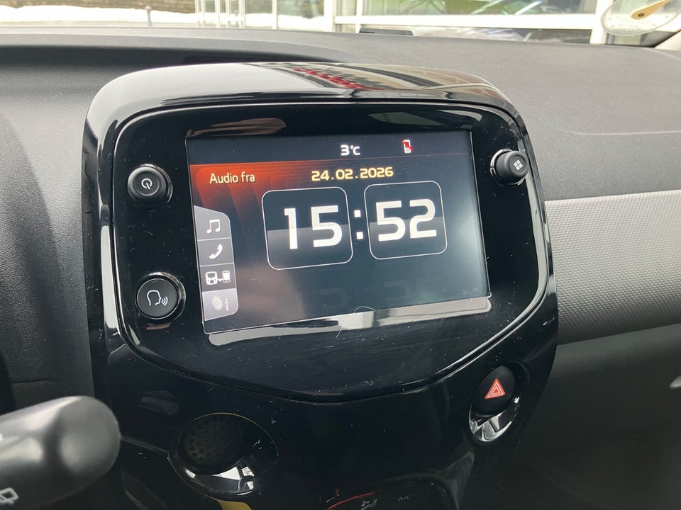 Peugeot 108 1,0 e-VTi 72 Infinity 5d